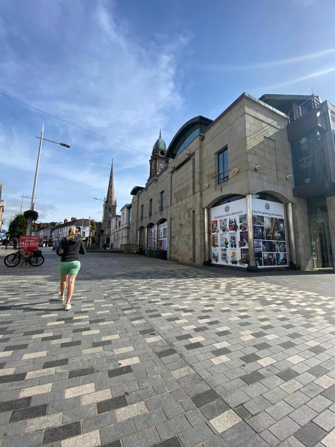 Central Lisburn Duplex Apartment Siren Stays Экстерьер фото