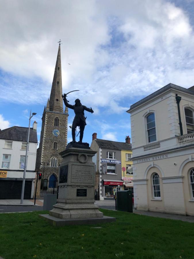 Central Lisburn Duplex Apartment Siren Stays Экстерьер фото